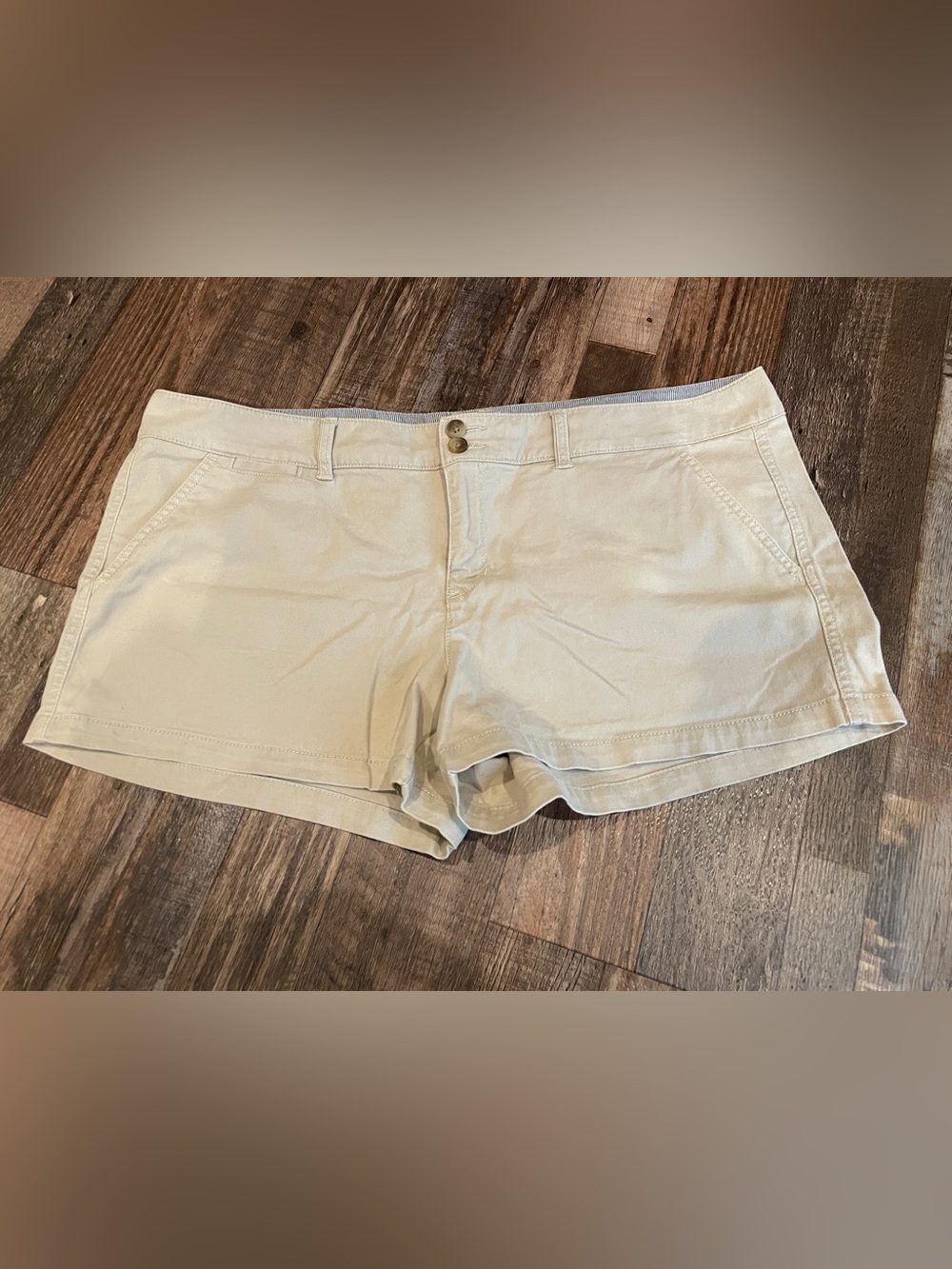 American Eagle Outfitters Beige/Tan Women’s Shorts Y2K Vintage